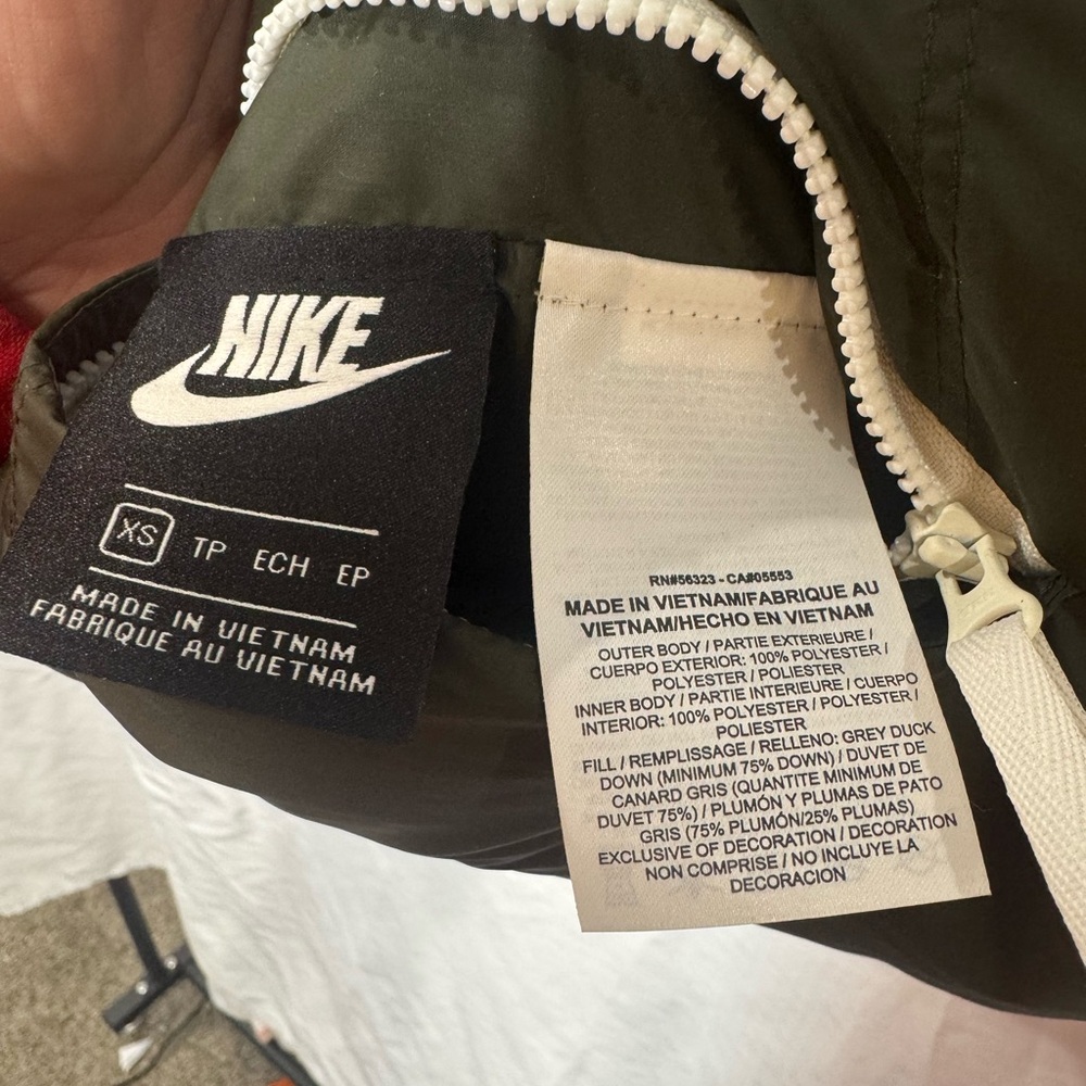 Nike Sportswear Windrunner Reversible Down Fill Vest | XS - Picture 10 of 11